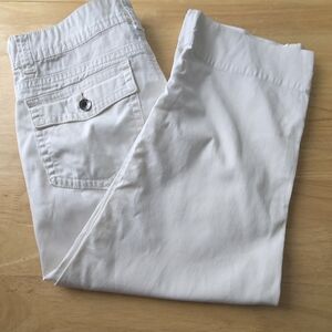 Women's Elegant White Capris